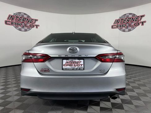 Used 2021 Toyota Camry XLE image 6