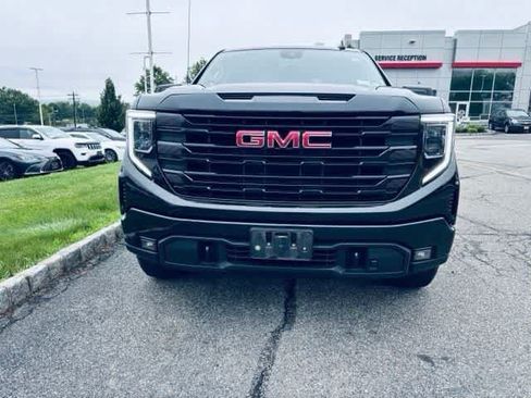 Used 2023 GMC Sierra 1500 Elevation w/ X31 Off-Road Package AWD/4WD image 2