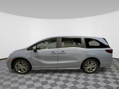 New 2026 Honda Odyssey Touring image 2