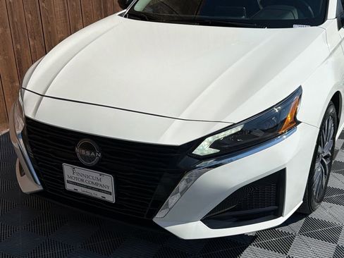 Used 2025 Nissan Altima 2.5 SV image 17