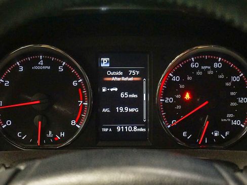 Used 2018 Toyota RAV4 SE w/ Power Extra Value Package image 22