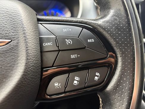 Used 2019 Chrysler Pacifica Limited w/ Advanced Safetytec Group FWD image 33