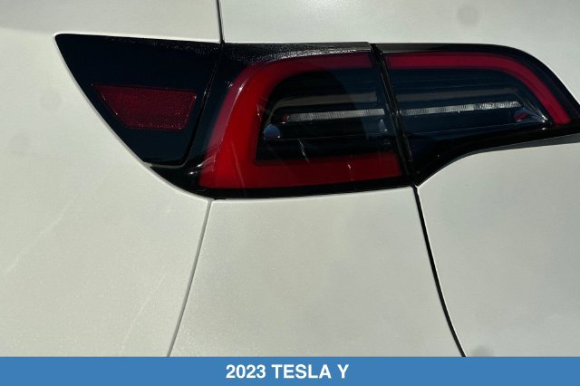 Used 2023 Tesla Model Y Long Range AWD/4WD image 29