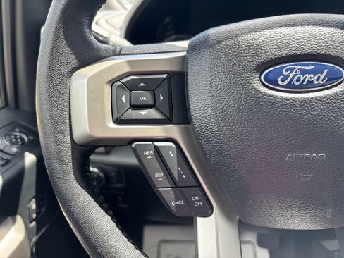 Used 2020 Ford F150 Lariat w/ Equipment Group 502A Luxury AWD/4WD image 32