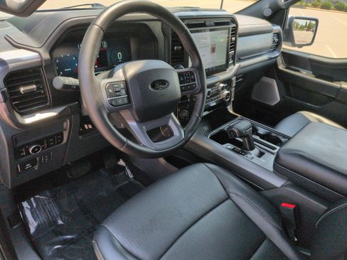 Used 2025 Ford F150 Lariat w/ Equipment Group 502A High AWD/4WD image 17