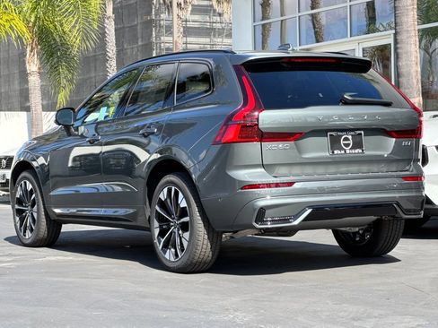 New 2026 Volvo XC60 B5 Plus w/ Climate Package AWD/4WD image 3