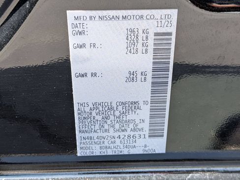 Used 2025 Nissan Altima 2.5 SV FWD image 35