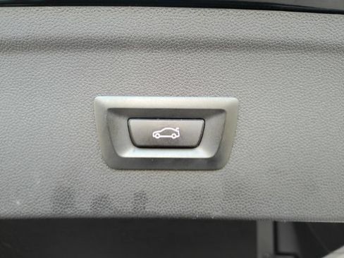 Used 2023 BMW iX xDrive50 AWD/4WD image 29