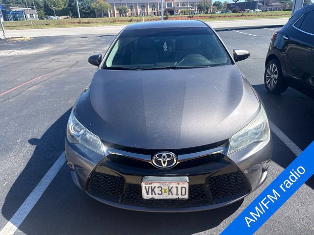 Used 2015 Toyota Camry SE FWD image 2