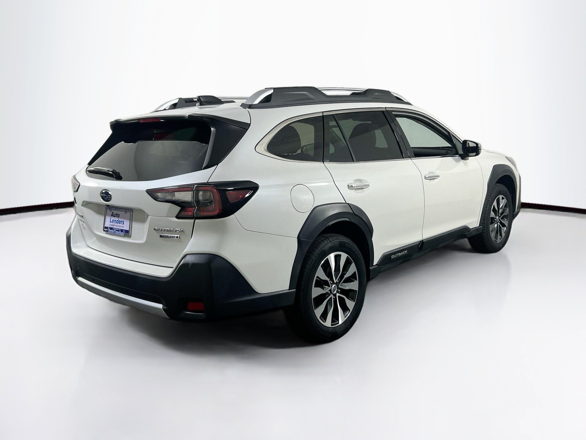 Used 2023 Subaru Outback Touring AWD/4WD image 5