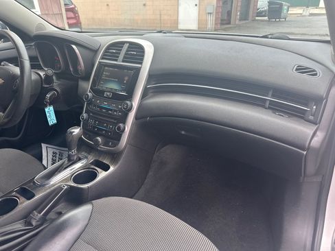 Used 2016 Chevrolet Malibu LT FWD image 8