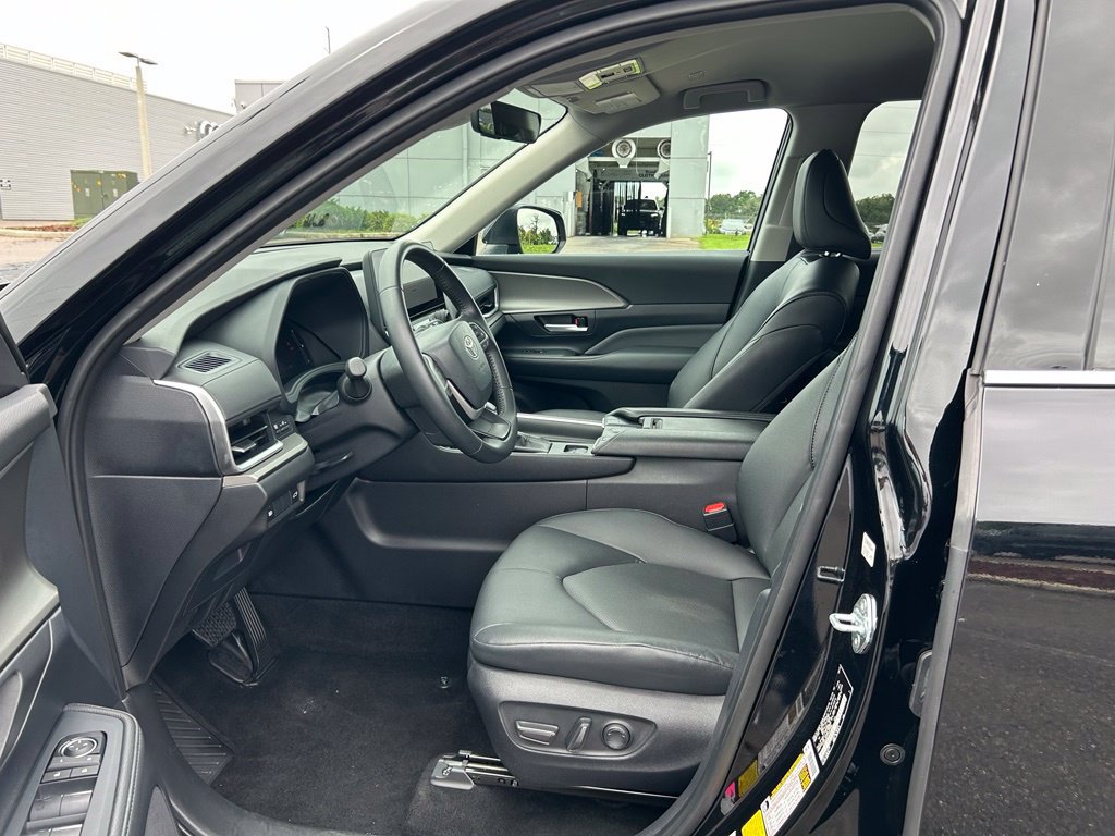 Used 2026 Toyota Grand Highlander FWD image 15
