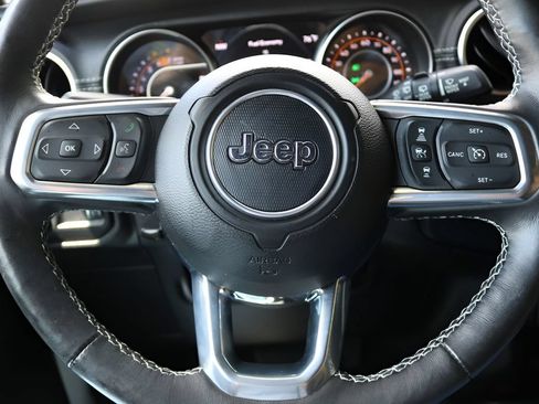 Used 2023 Jeep Wrangler Unlimited Sahara w/ LED Lighting Group AWD/4WD image 23