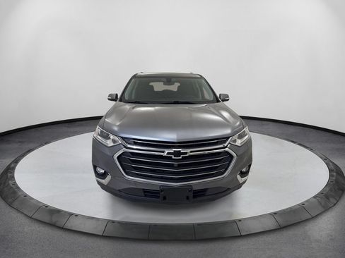Used 2019 Chevrolet Traverse LT FWD image 2