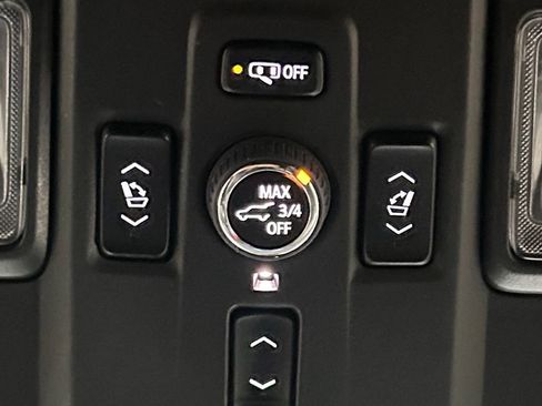 Used 2023 Chevrolet Suburban Premier AWD/4WD image 88