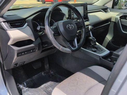 Certified 2019 Toyota RAV4 XLE w/ Convenience Package AWD/4WD image 9