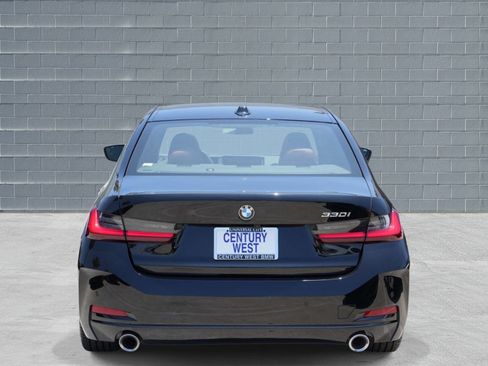 Used 2025 BMW 330i Sedan w/ Convenience Package RWD image 4