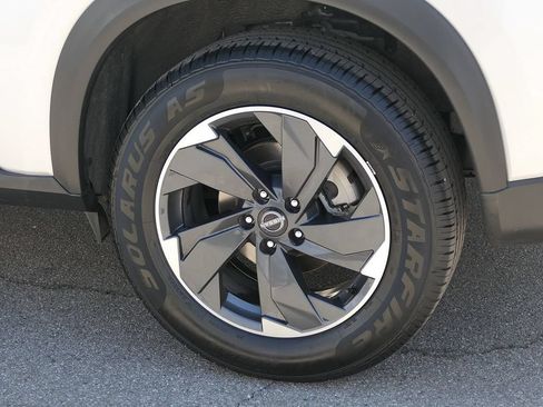Used 2024 Nissan Rogue SV FWD image 10