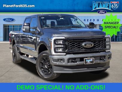New 2026 Ford F250 Lariat w/ Black Appearance Package