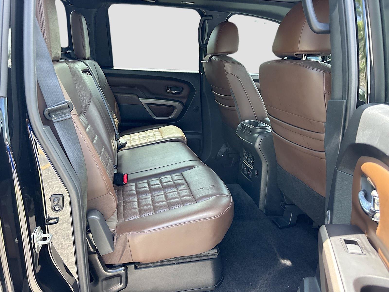 Used 2020 Nissan Titan Platinum Reserve w/ Moonroof Package AWD/4WD image 28
