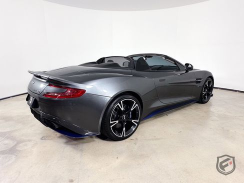 Used 2018 Aston Martin Vanquish S RWD image 14