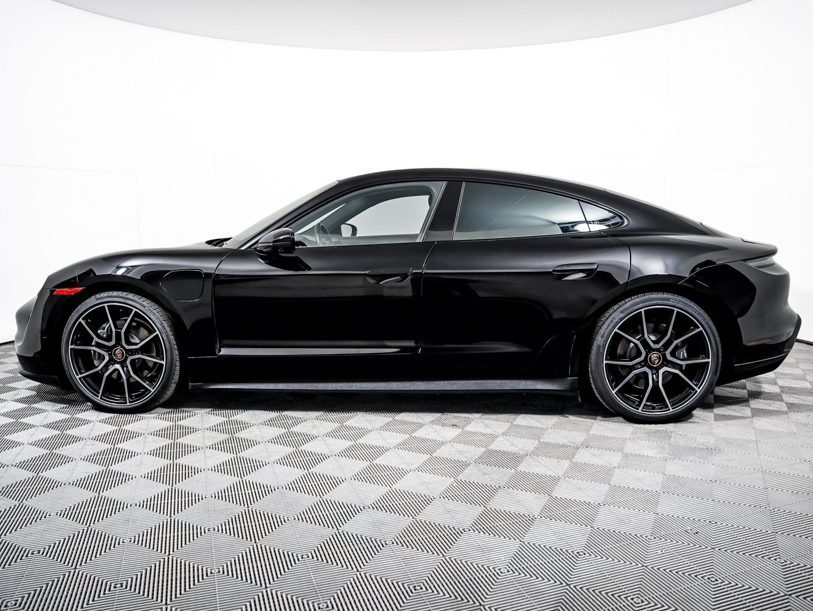 Certified 2023 Porsche Taycan RWD image 2