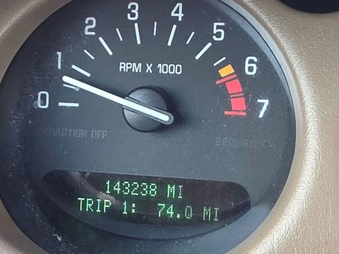 Used 2004 Buick Le Sabre Limited w/ Celebration Edition Package image 14