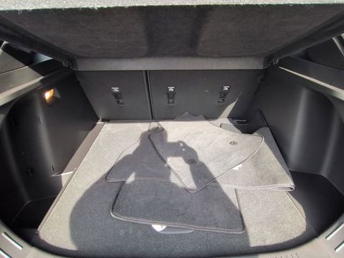 Certified 2025 Chevrolet Trax RS w/ Sunroof Package image 24