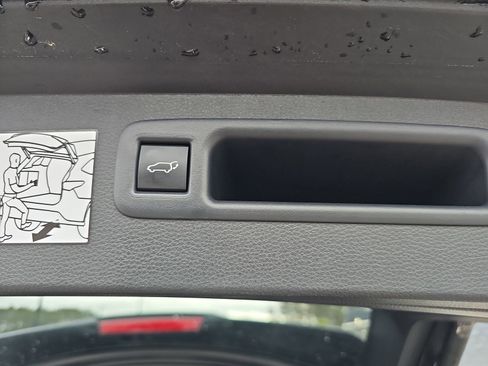 Used 2024 Toyota Highlander Platinum image 15