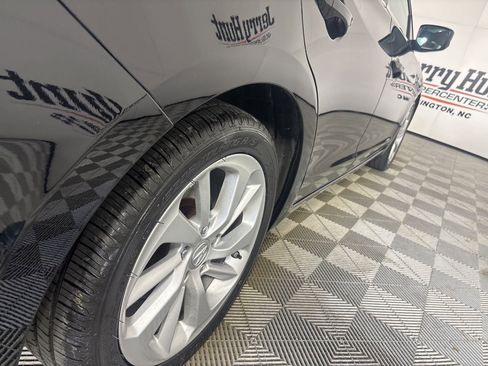 Used 2017 Acura ILX w/ Premium Package image 39