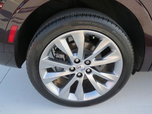 Used 2023 Buick Envision Avenir image 10