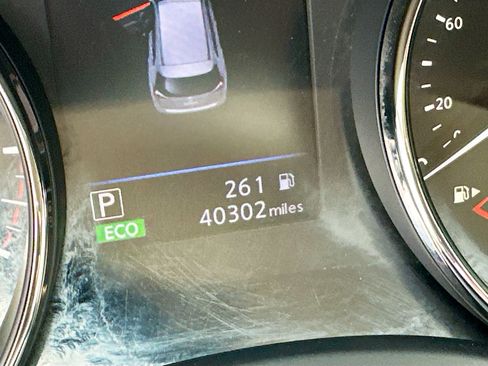 Used 2018 Nissan Rogue S AWD/4WD image 18