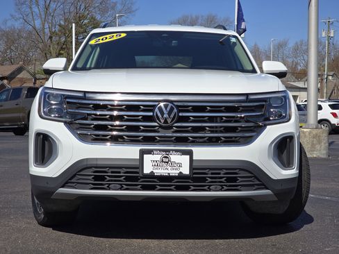 Used 2025 Volkswagen Atlas SE image 18