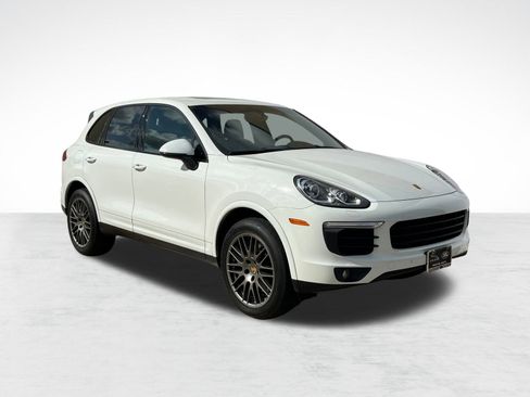 Used 2017 Porsche Cayenne Platinum Edition image 7