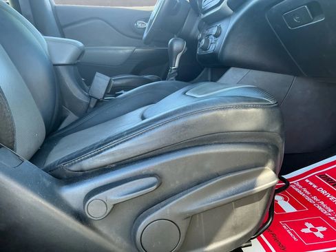 Used 2014 Jeep Cherokee Limited w/ Luxury Group image 21