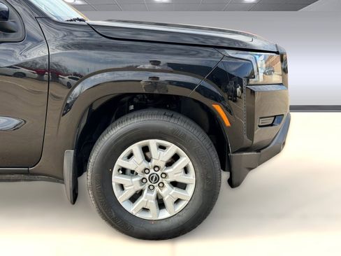 Used 2022 Nissan Frontier SV image 9