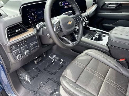 Used 2025 Chevrolet Tahoe High Country AWD/4WD image 24