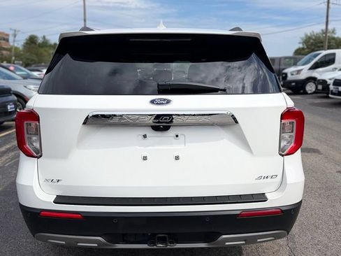 Used 2023 Ford Explorer XLT w/ Equipment Group 202A AWD/4WD image 7