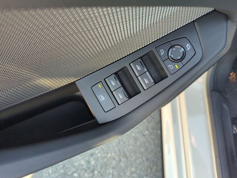 Used 2025 BMW 228i xDrive w/ Technology Package image 15