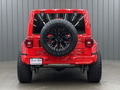 Used 2025 Jeep Wrangler Unlimited Sahara AWD/4WD image 4
