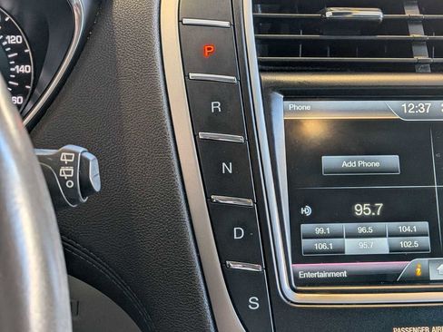 Used 2016 Lincoln MKX Reserve w/ Luxury Package image 30