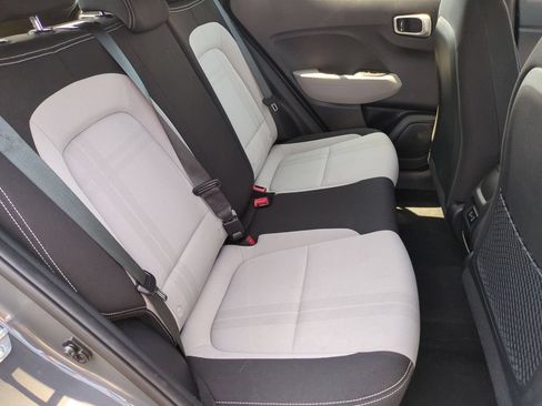 Used 2025 Hyundai Venue SEL FWD image 30
