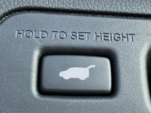 Used 2025 Honda Pilot EX-L image 34