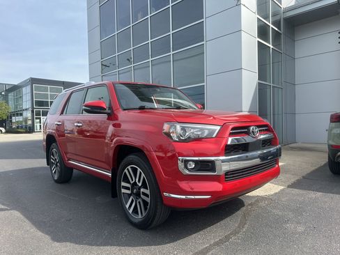 Used 2021 Toyota 4Runner Limited image 3