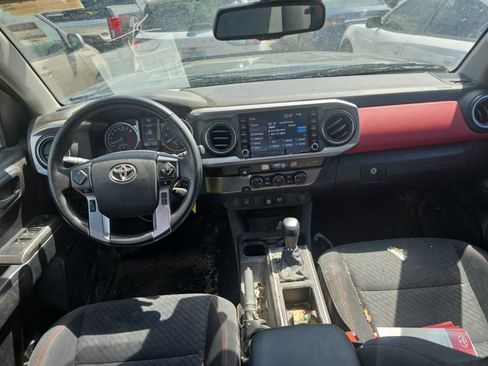Used 2022 Toyota Tacoma SR5 RWD image 11