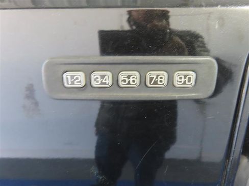 Used 2015 Ford F350 Lariat w/ Lariat Interior Package image 8