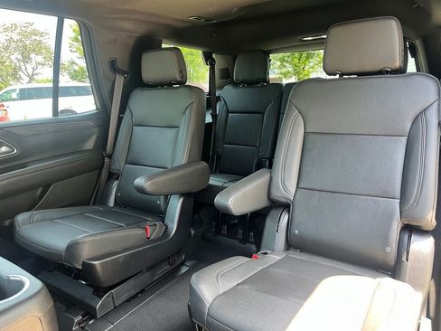 Used 2023 Chevrolet Tahoe Z71 w/ Luxury Package AWD/4WD image 13