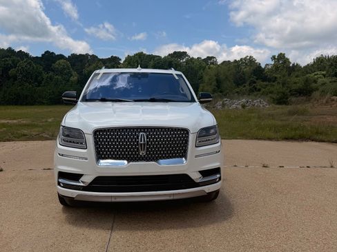 Used 2020 Lincoln Navigator Reserve w/ Luxury Package RWD image 2