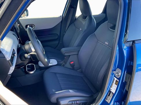 New 2026 MINI Cooper 4-Door Hardtop FWD image 9