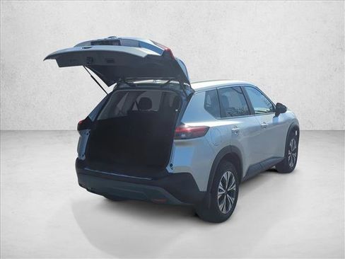 Used 2023 Nissan Rogue SV image 7